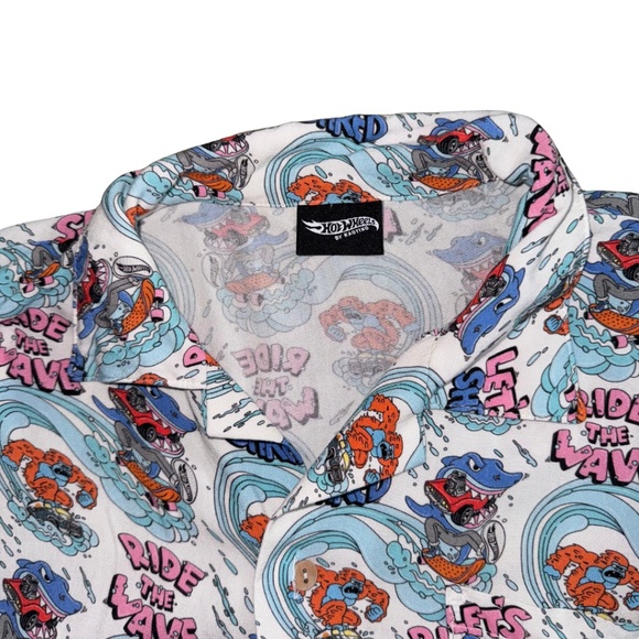 HOT WHEELS "Ride the Wave" Graphic Button Down Short Sleeve Shirt Surfing Men’s - Picture 3 of 9